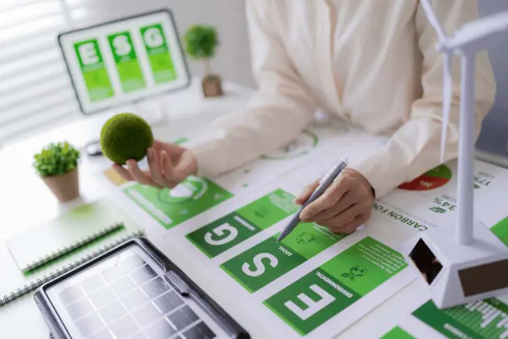 ESG Nedir? Kapsamlı Sürdürülebilirlik ve Yatırım Rehberi